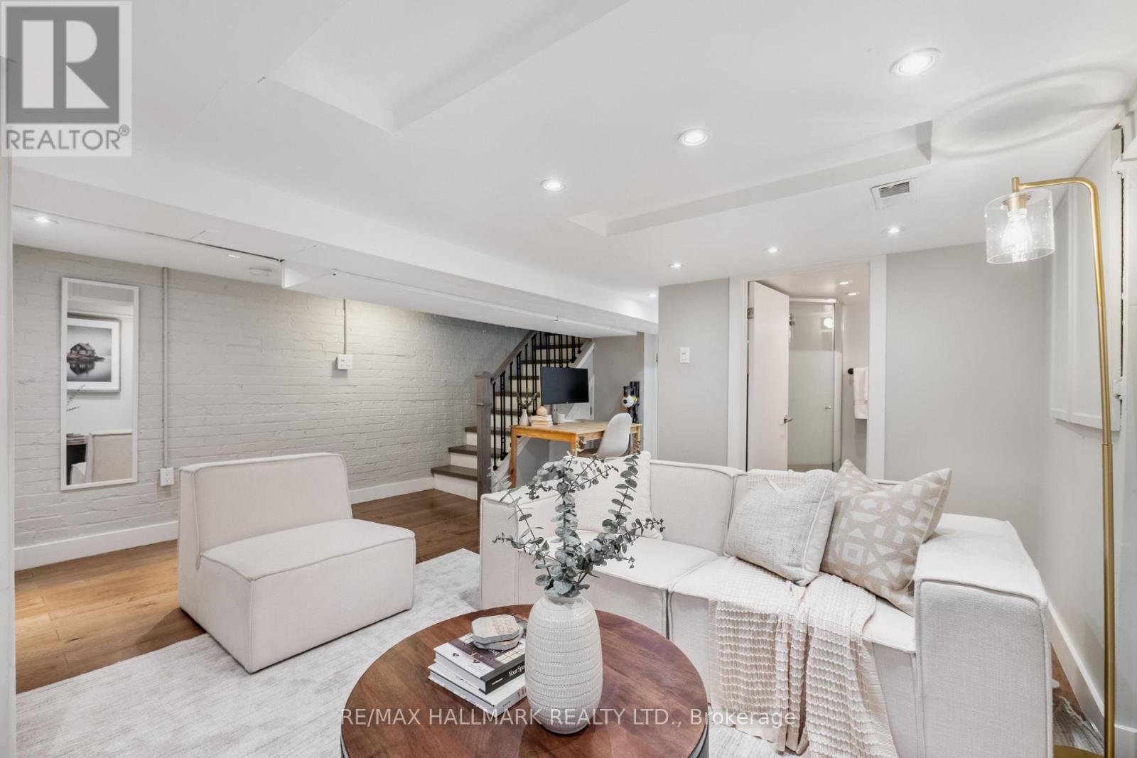 1 Heyworth Crescent, Toronto (East End-Danforth), Ontario  M4E 1T6 - Photo 25 - E12447187