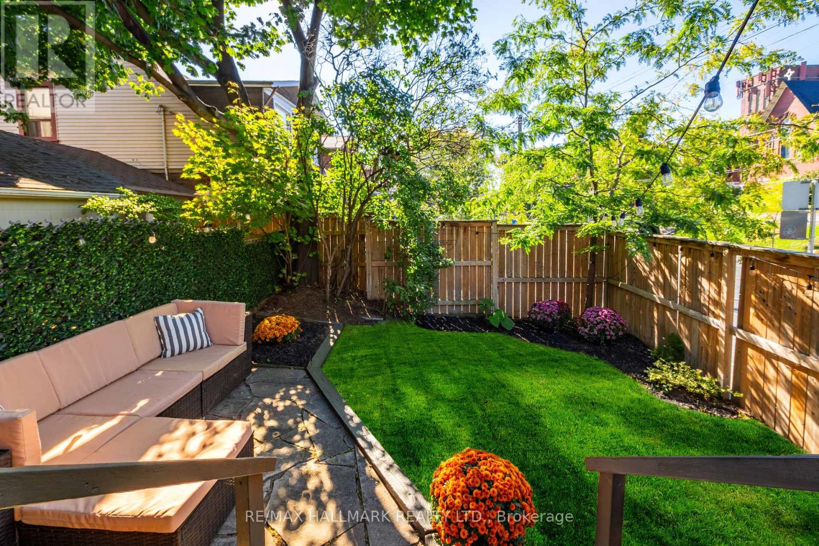 1 Heyworth Crescent, Toronto (East End-Danforth), Ontario  M4E 1T6 - Photo 27 - E12447187