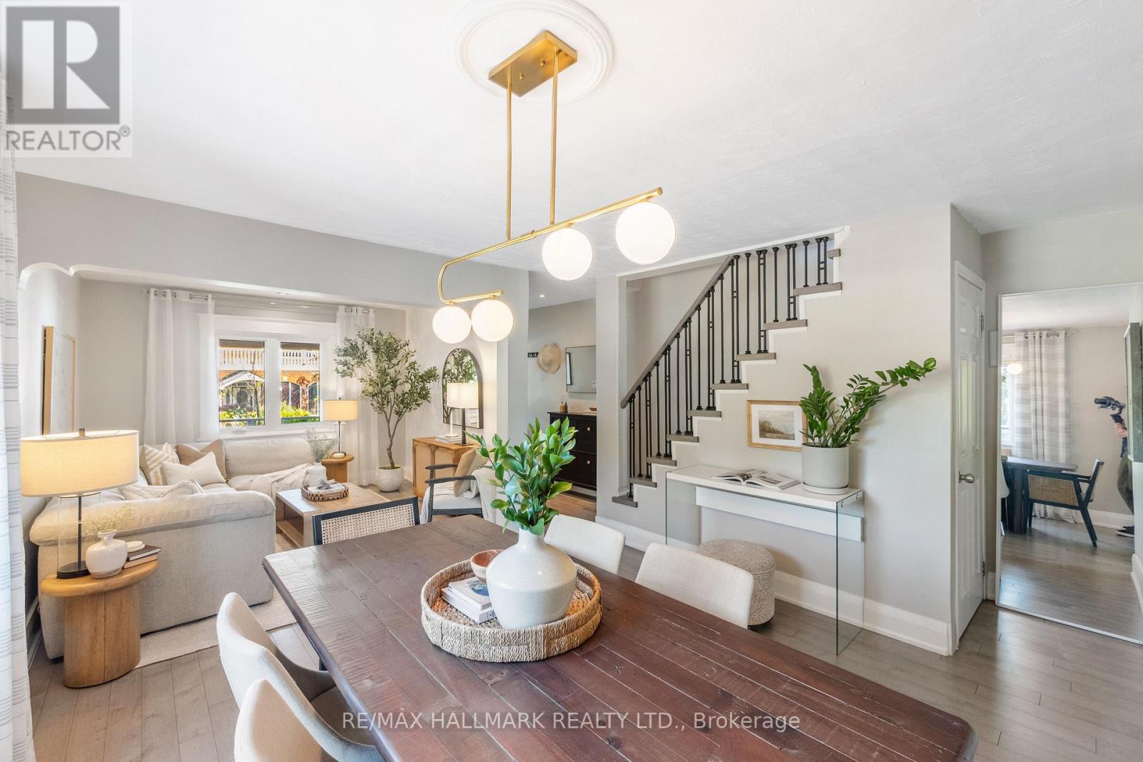 1 Heyworth Crescent, Toronto (East End-Danforth), Ontario  M4E 1T6 - Photo 8 - E12447187