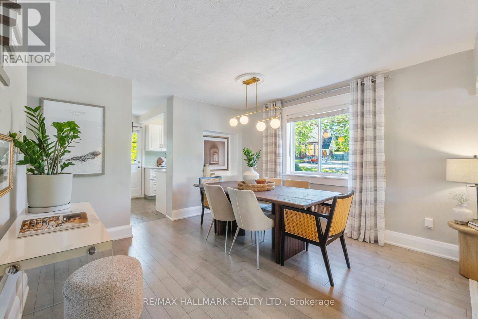 1 Heyworth Crescent, Toronto (East End-Danforth), Ontario  M4E 1T6 - Photo 9 - E12447187