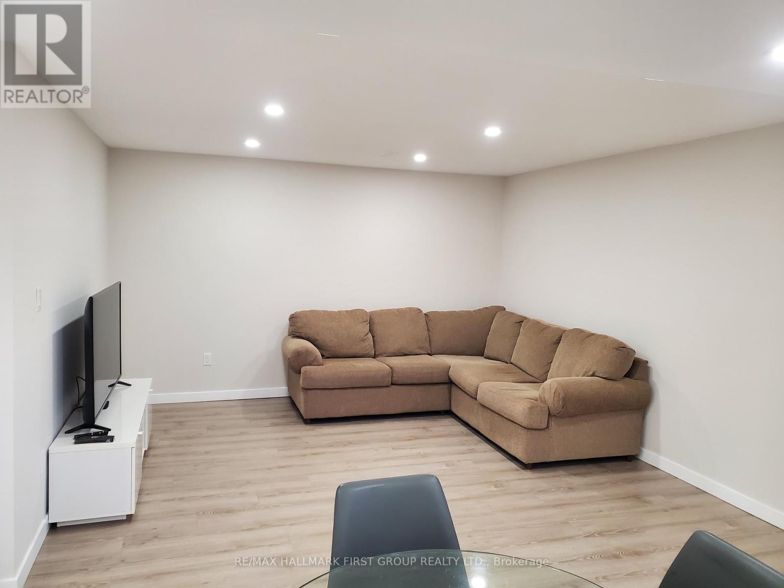 12 Crombie Street, Clarington, Ontario  L1C 4A1 - Photo 4 - E12447188