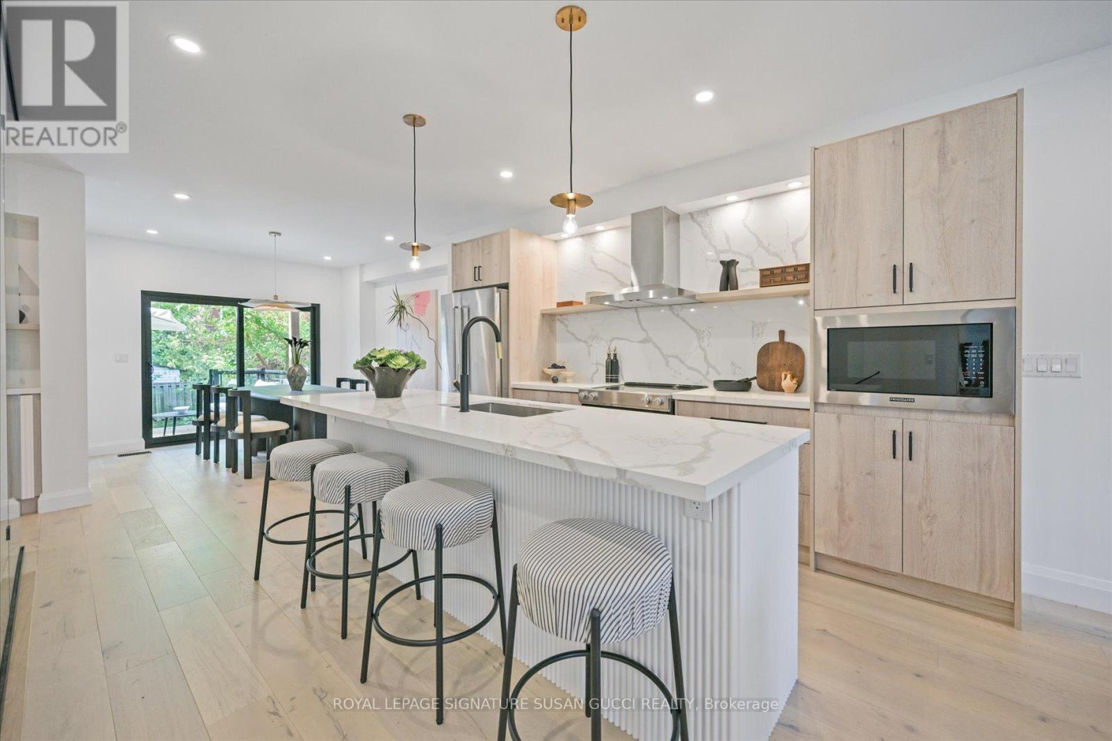 238 Coleridge Avenue, Toronto (Woodbine-Lumsden), Ontario  M4C 4J1 - Photo 10 - E12447213