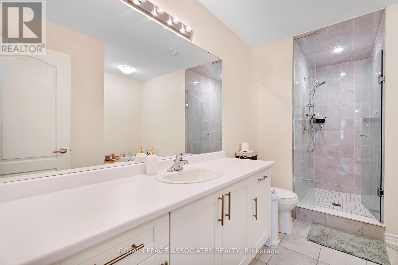 30 Mountainside Crescent, Whitby, Ontario  L1R 0P5 - Photo 14 - E12447244