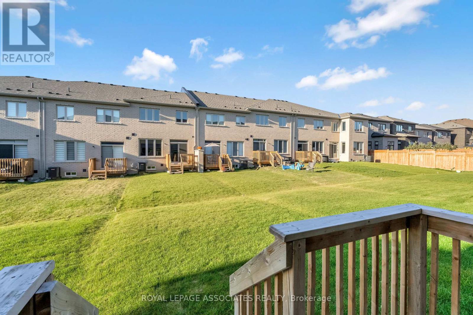 30 Mountainside Crescent, Whitby, Ontario  L1R 0P5 - Photo 16 - E12447244