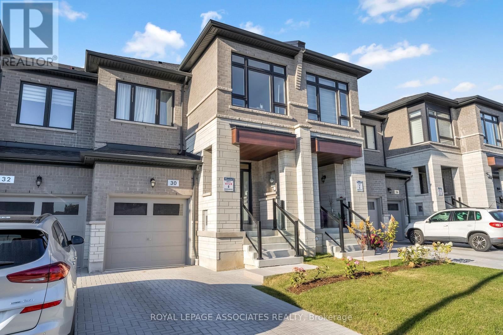 30 Mountainside Crescent, Whitby, Ontario  L1R 0P5 - Photo 2 - E12447244