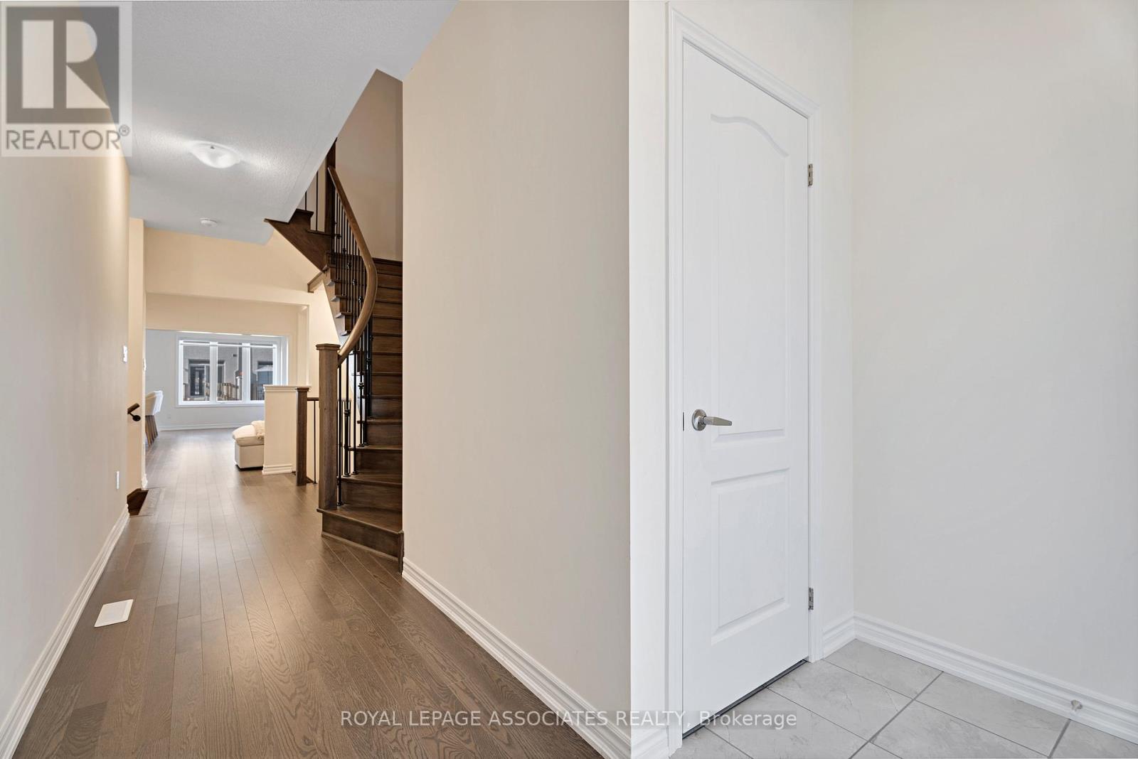 30 Mountainside Crescent, Whitby, Ontario  L1R 0P5 - Photo 3 - E12447244