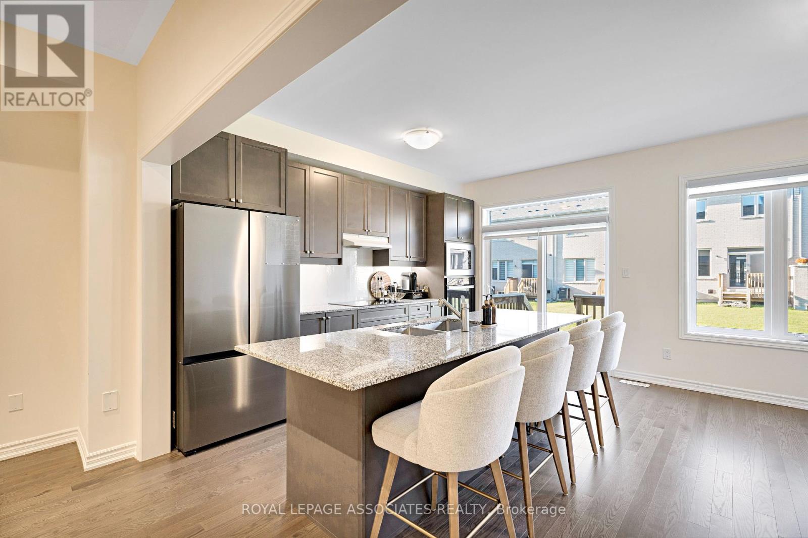 30 Mountainside Crescent, Whitby, Ontario  L1R 0P5 - Photo 6 - E12447244