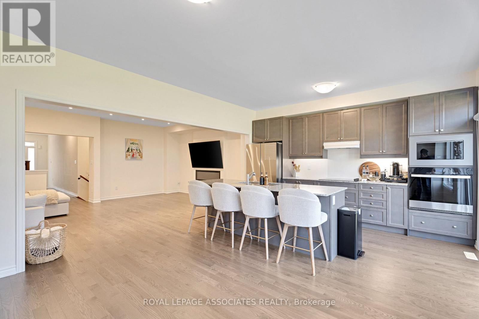 30 Mountainside Crescent, Whitby, Ontario  L1R 0P5 - Photo 8 - E12447244