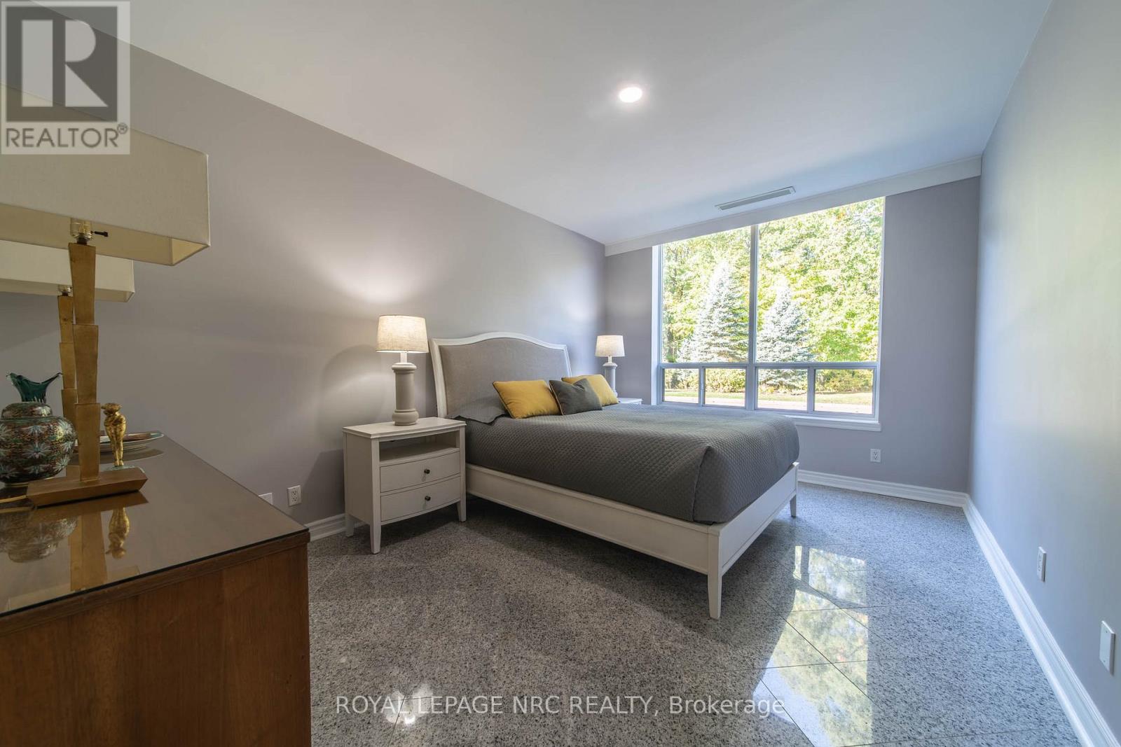 107 - 8111 Forest Glen Drive, Niagara Falls, Ontario  L2H 2Y7 - Photo 7 - X12447306