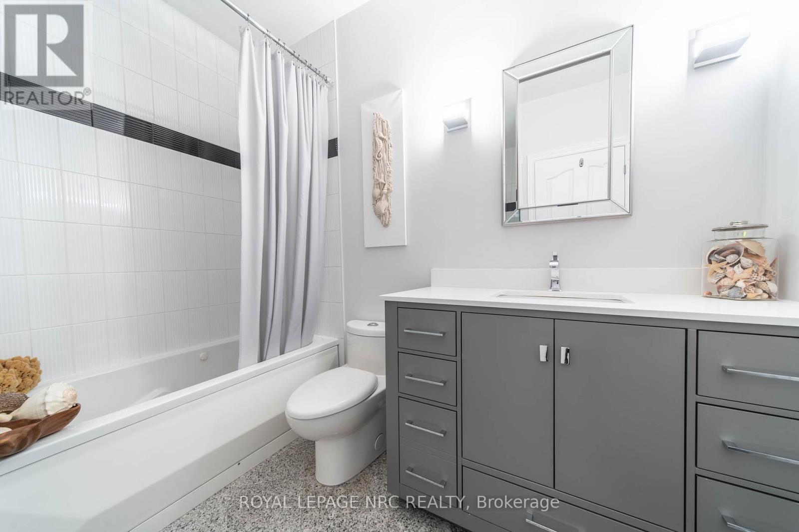 107 - 8111 Forest Glen Drive, Niagara Falls, Ontario  L2H 2Y7 - Photo 8 - X12447306