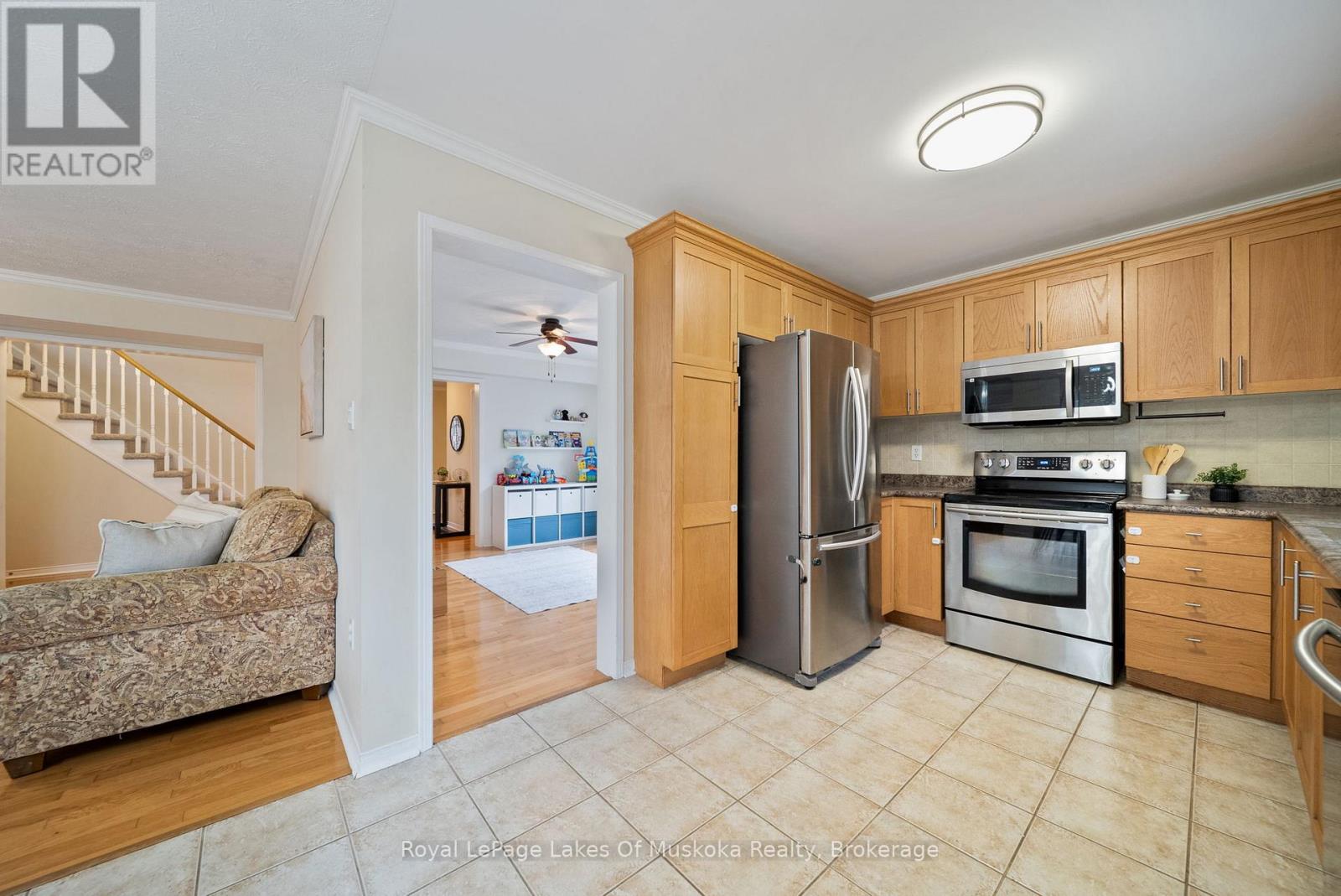 37 Vanessa Drive, Orillia, Ontario  L3V 7X2 - Photo 14 - S12447267