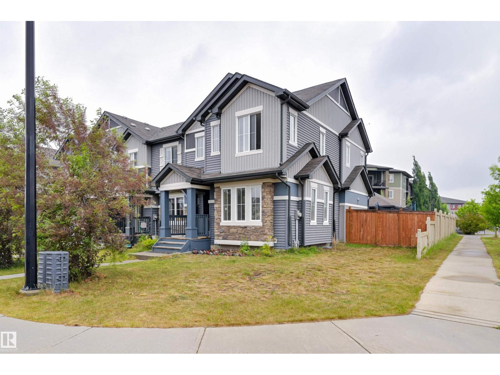 1807 52 ST SW, Edmonton, Alberta