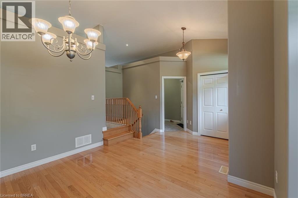 26 Macdonald Crescent, Brantford, Ontario  N3R 8B2 - Photo 8 - 40776714
