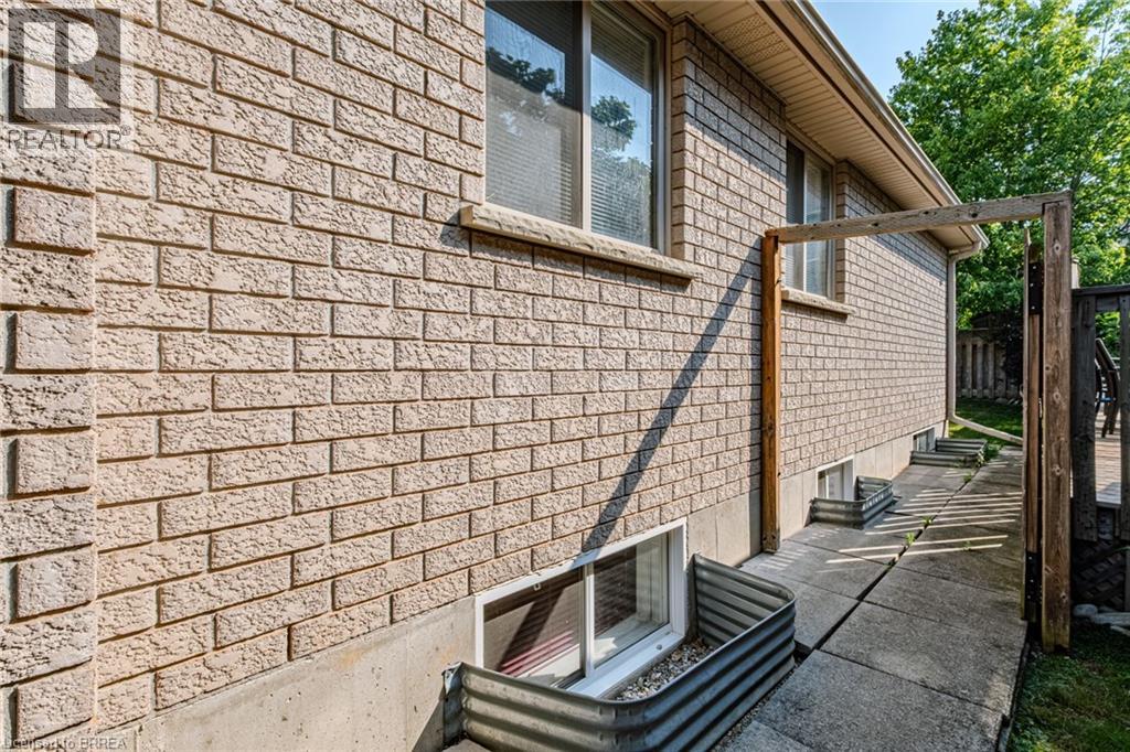 26 Macdonald Crescent, Brantford, Ontario  N3R 8B2 - Photo 42 - 40776714