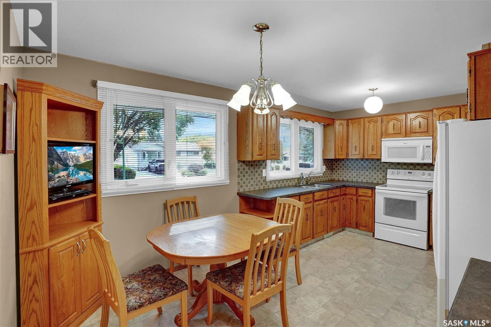 3716 29th Avenue, Regina, Saskatchewan  S4S 2P9 - Photo 6 - SK020059