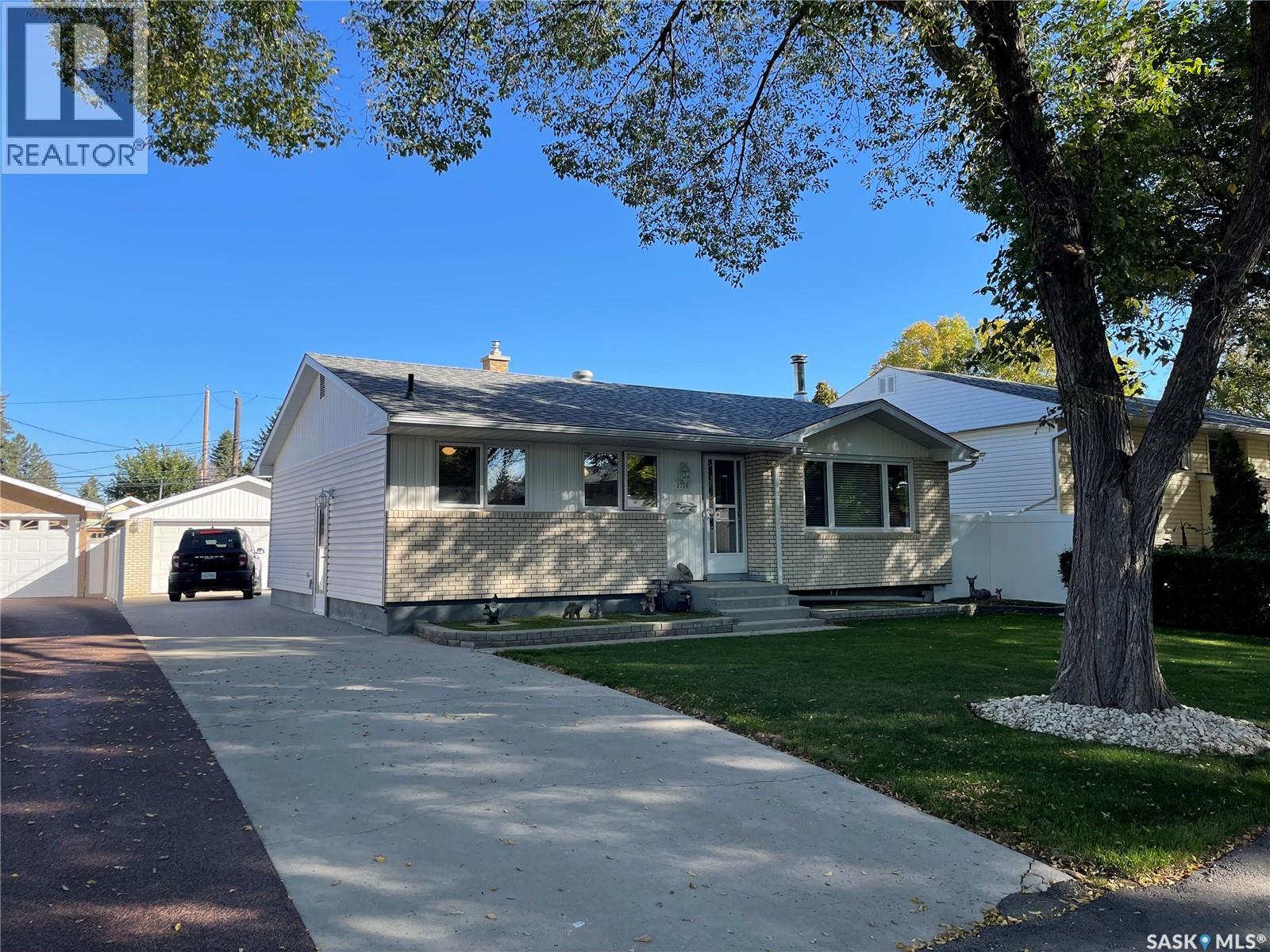 3716 29th Avenue, Regina, Saskatchewan  S4S 2P9 - Photo 1 - SK020059