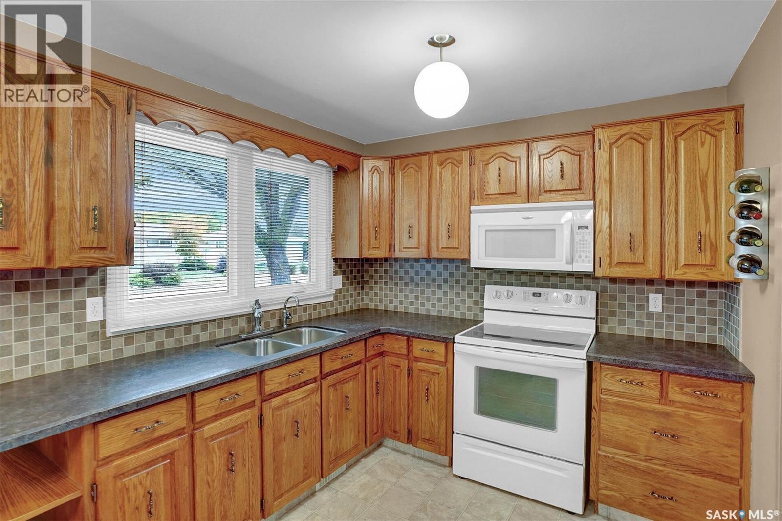 3716 29th Avenue, Regina, Saskatchewan  S4S 2P9 - Photo 7 - SK020059