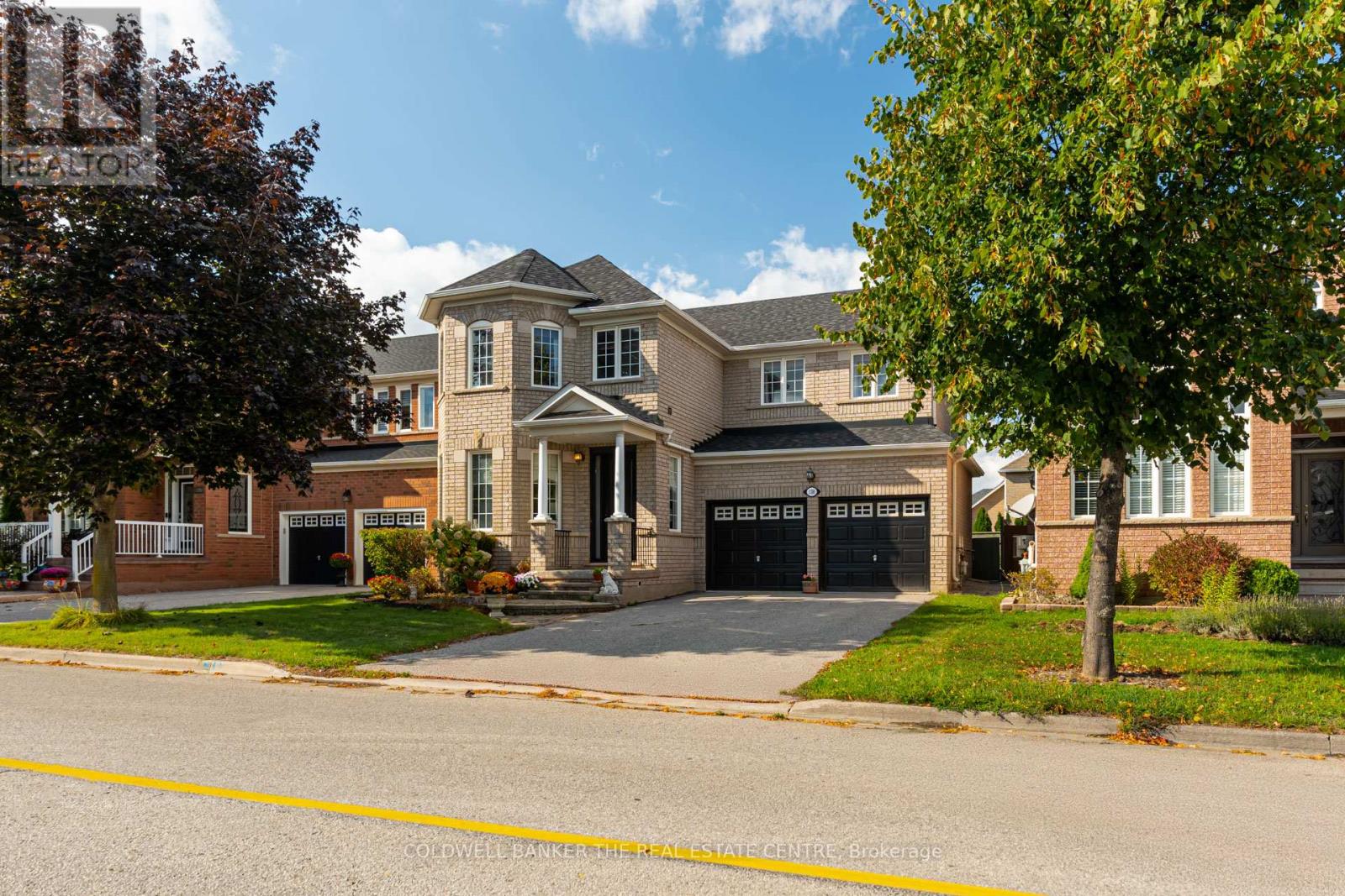150 Alfred Smith Way, Newmarket (Woodland Hill), Ontario  L3X 3C2 - Photo 2 - N12447081