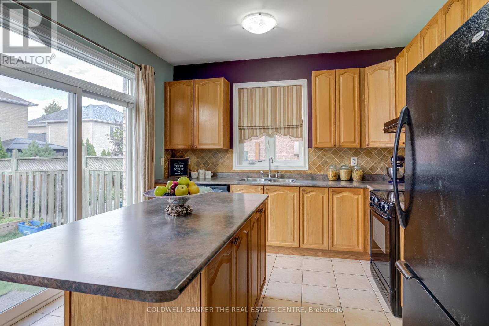150 Alfred Smith Way, Newmarket (Woodland Hill), Ontario  L3X 3C2 - Photo 21 - N12447081