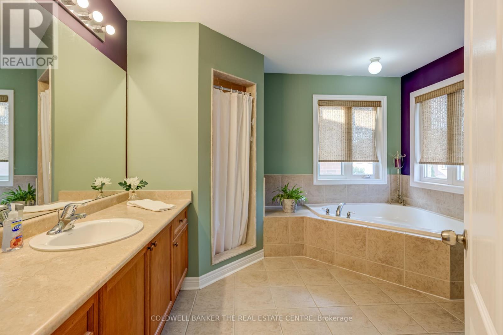 150 Alfred Smith Way, Newmarket (Woodland Hill), Ontario  L3X 3C2 - Photo 32 - N12447081