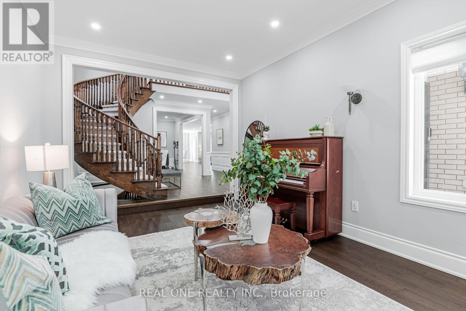 72 Cassandra Crescent, Richmond Hill (Bayview Hill), Ontario  L4B 4A1 - Photo 10 - N12447092