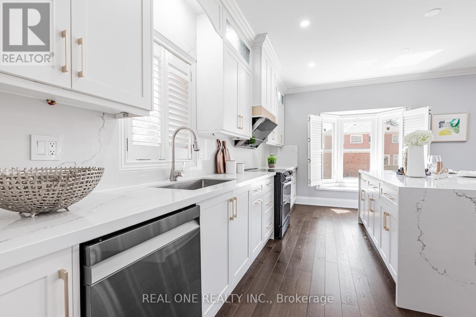 72 Cassandra Crescent, Richmond Hill (Bayview Hill), Ontario  L4B 4A1 - Photo 19 - N12447092