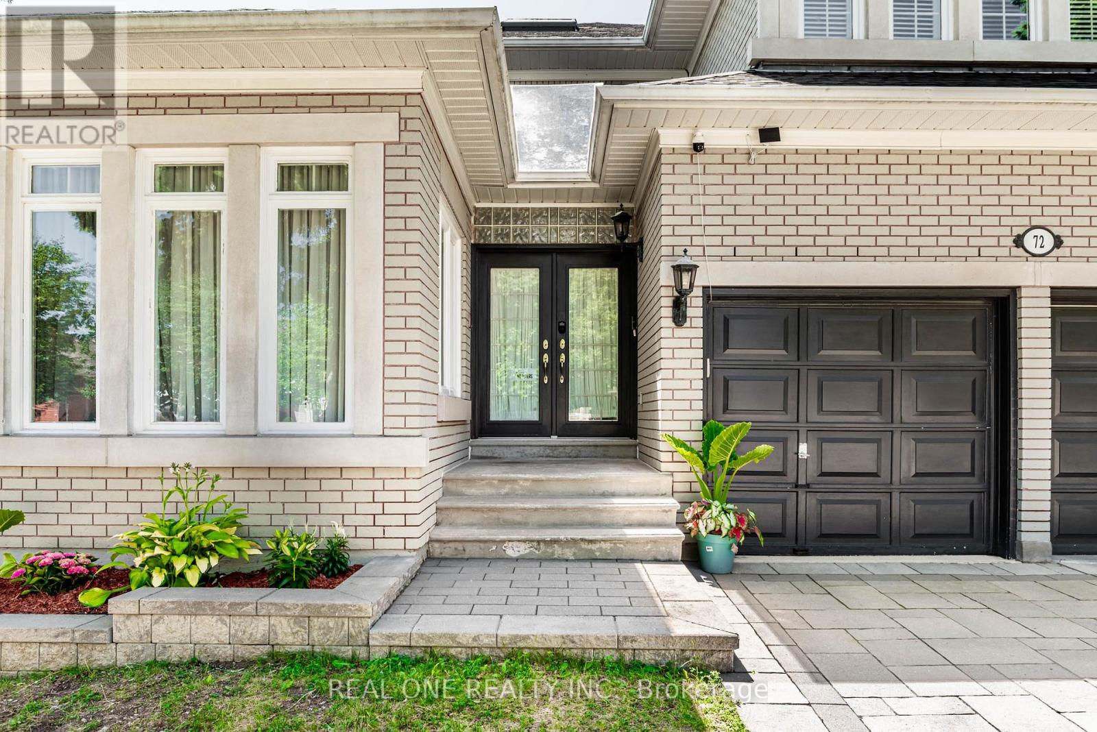 72 Cassandra Crescent, Richmond Hill (Bayview Hill), Ontario  L4B 4A1 - Photo 3 - N12447092