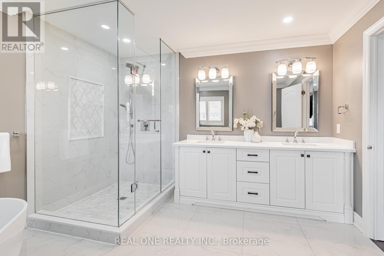 72 Cassandra Crescent, Richmond Hill (Bayview Hill), Ontario  L4B 4A1 - Photo 39 - N12447092