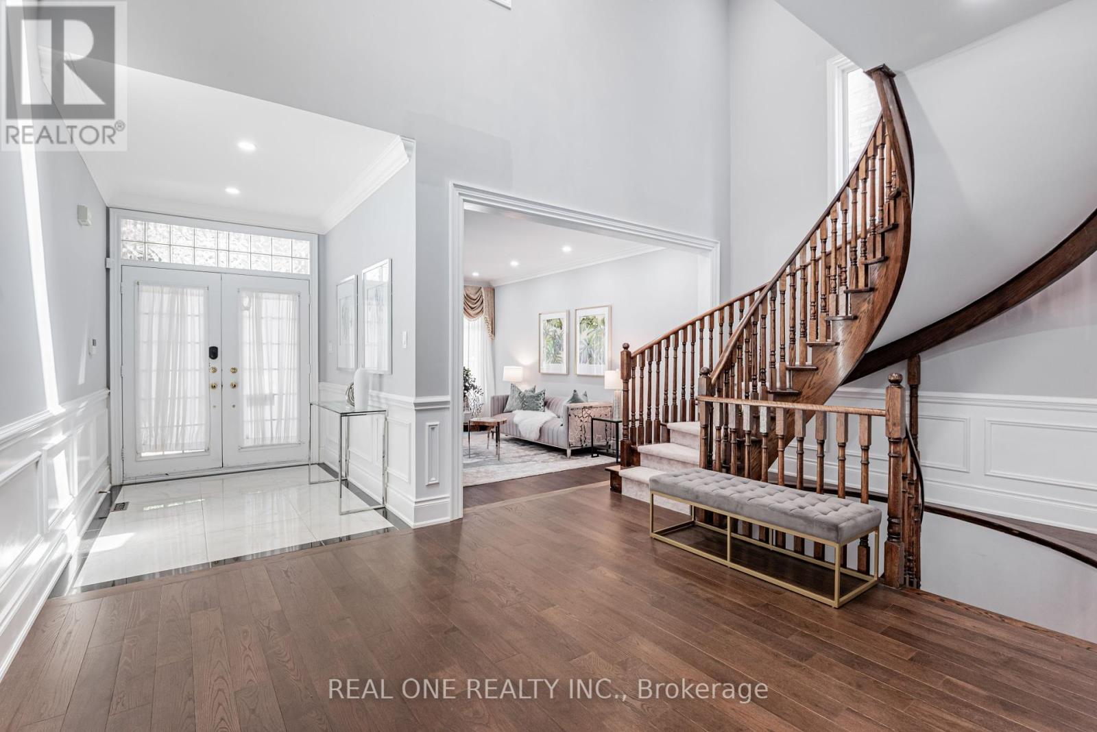 72 Cassandra Crescent, Richmond Hill (Bayview Hill), Ontario  L4B 4A1 - Photo 5 - N12447092