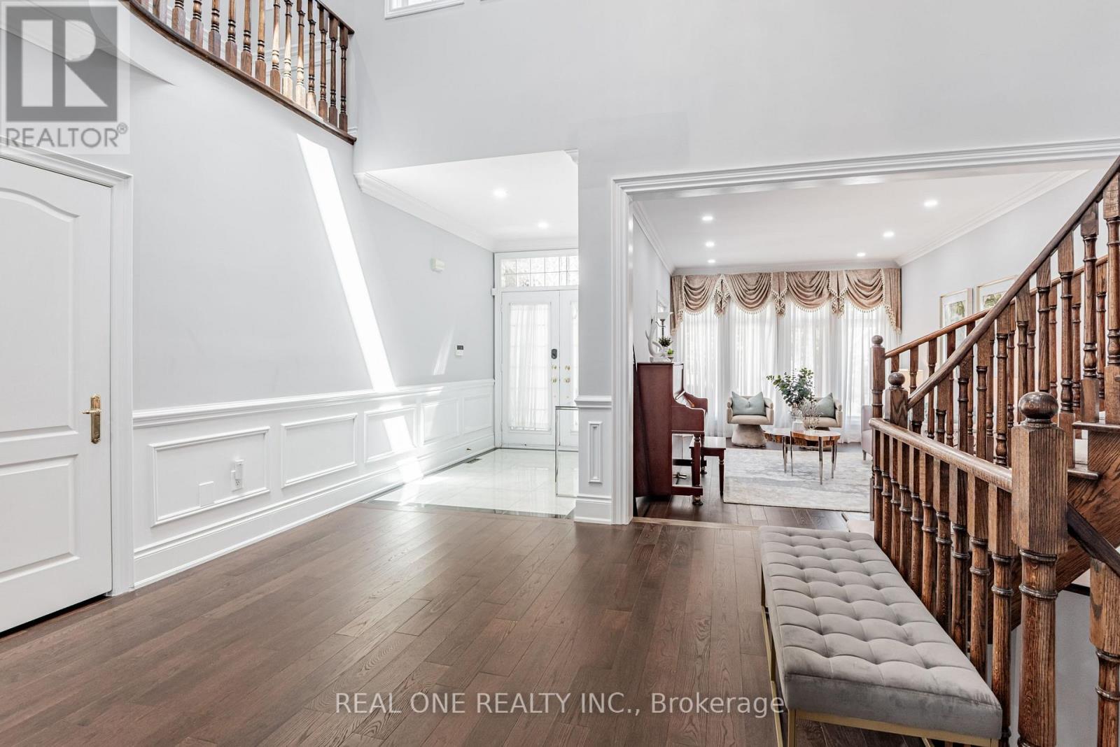 72 Cassandra Crescent, Richmond Hill (Bayview Hill), Ontario  L4B 4A1 - Photo 6 - N12447092