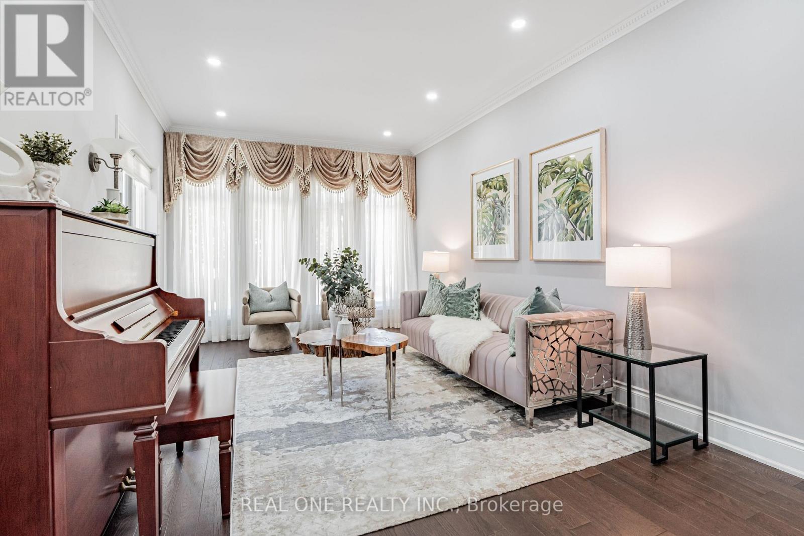 72 Cassandra Crescent, Richmond Hill (Bayview Hill), Ontario  L4B 4A1 - Photo 7 - N12447092