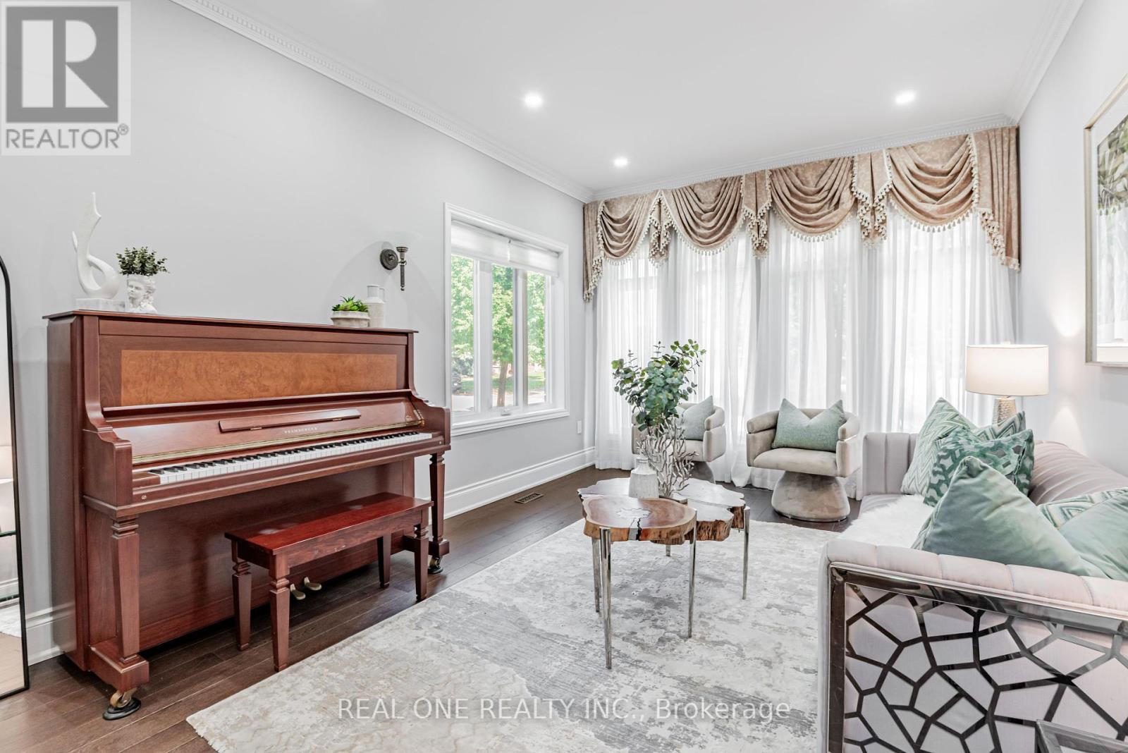 72 Cassandra Crescent, Richmond Hill (Bayview Hill), Ontario  L4B 4A1 - Photo 8 - N12447092