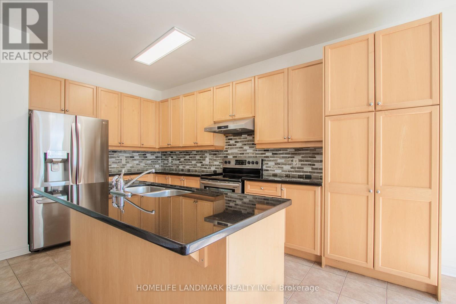 Main - 58 Pillar Rock Crescent, Markham, Ontario  L6C 3H4 - Photo 12 - N12447101