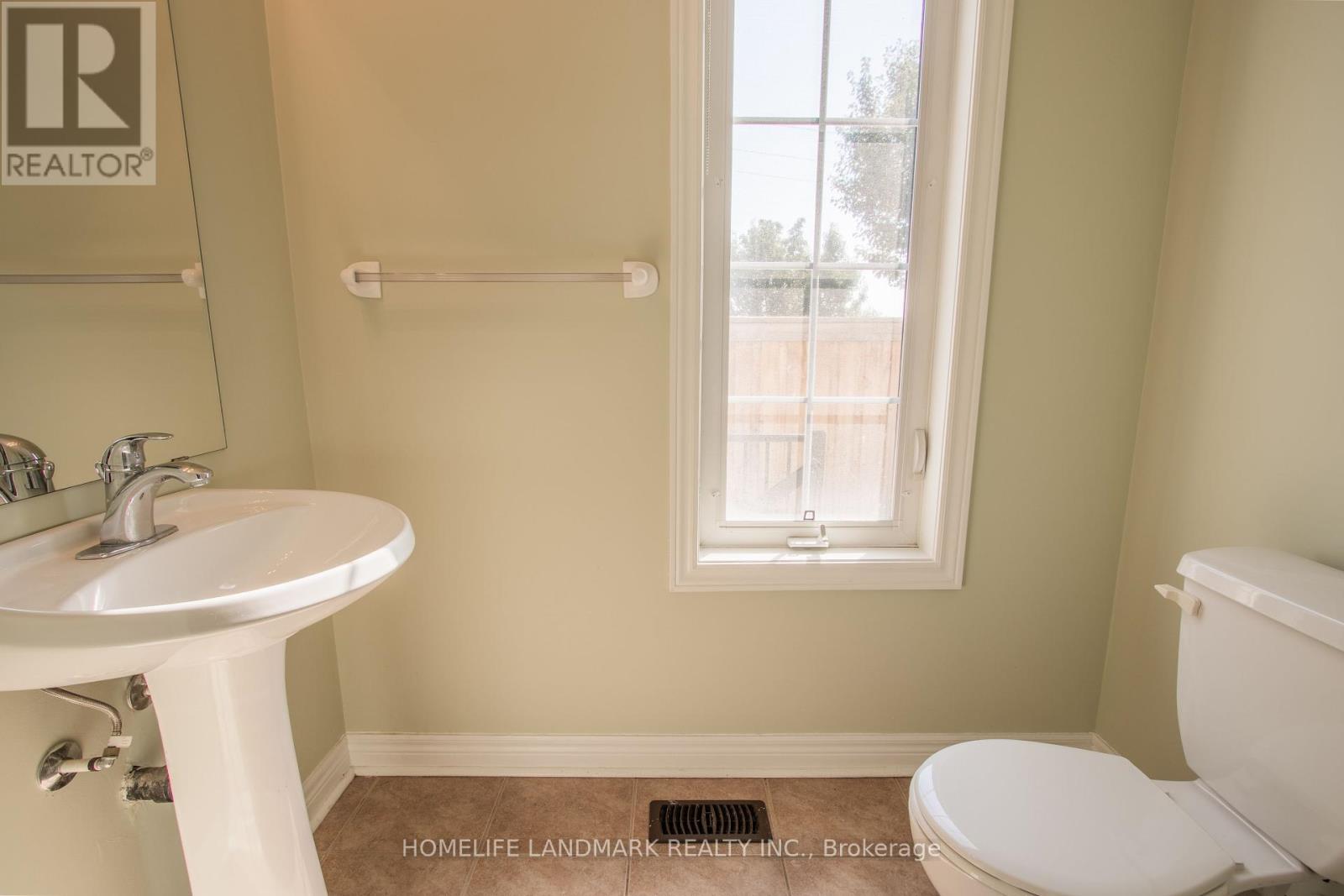 Main - 58 Pillar Rock Crescent, Markham, Ontario  L6C 3H4 - Photo 15 - N12447101
