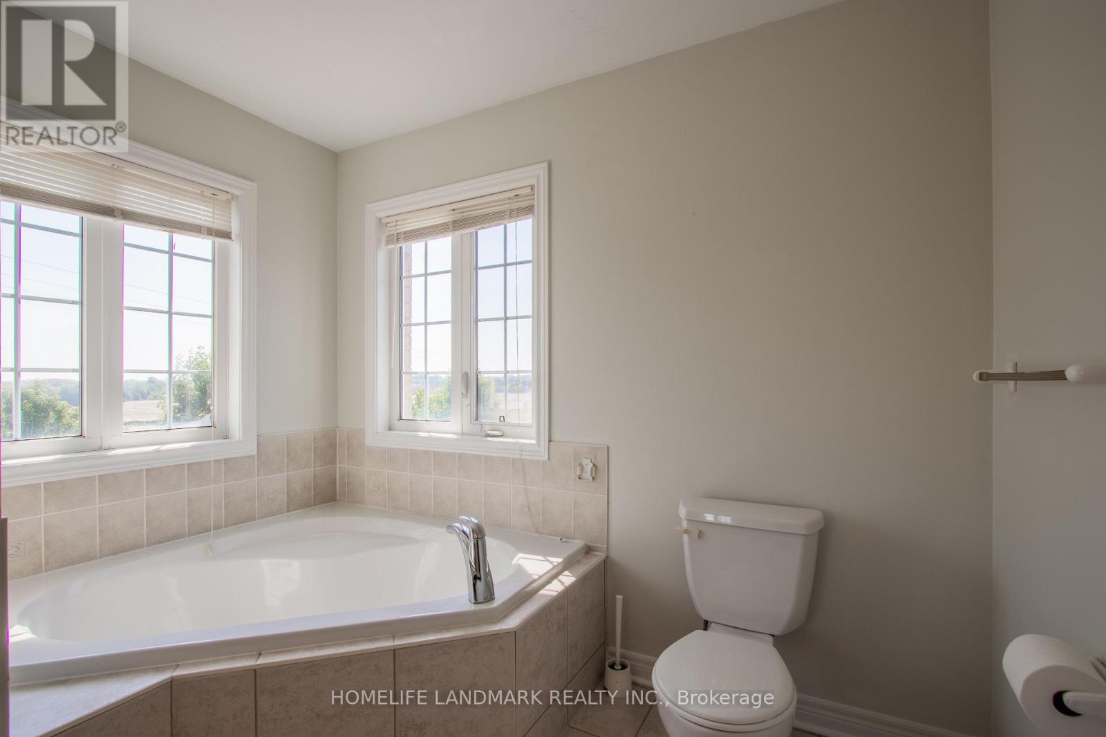 Main - 58 Pillar Rock Crescent, Markham, Ontario  L6C 3H4 - Photo 17 - N12447101