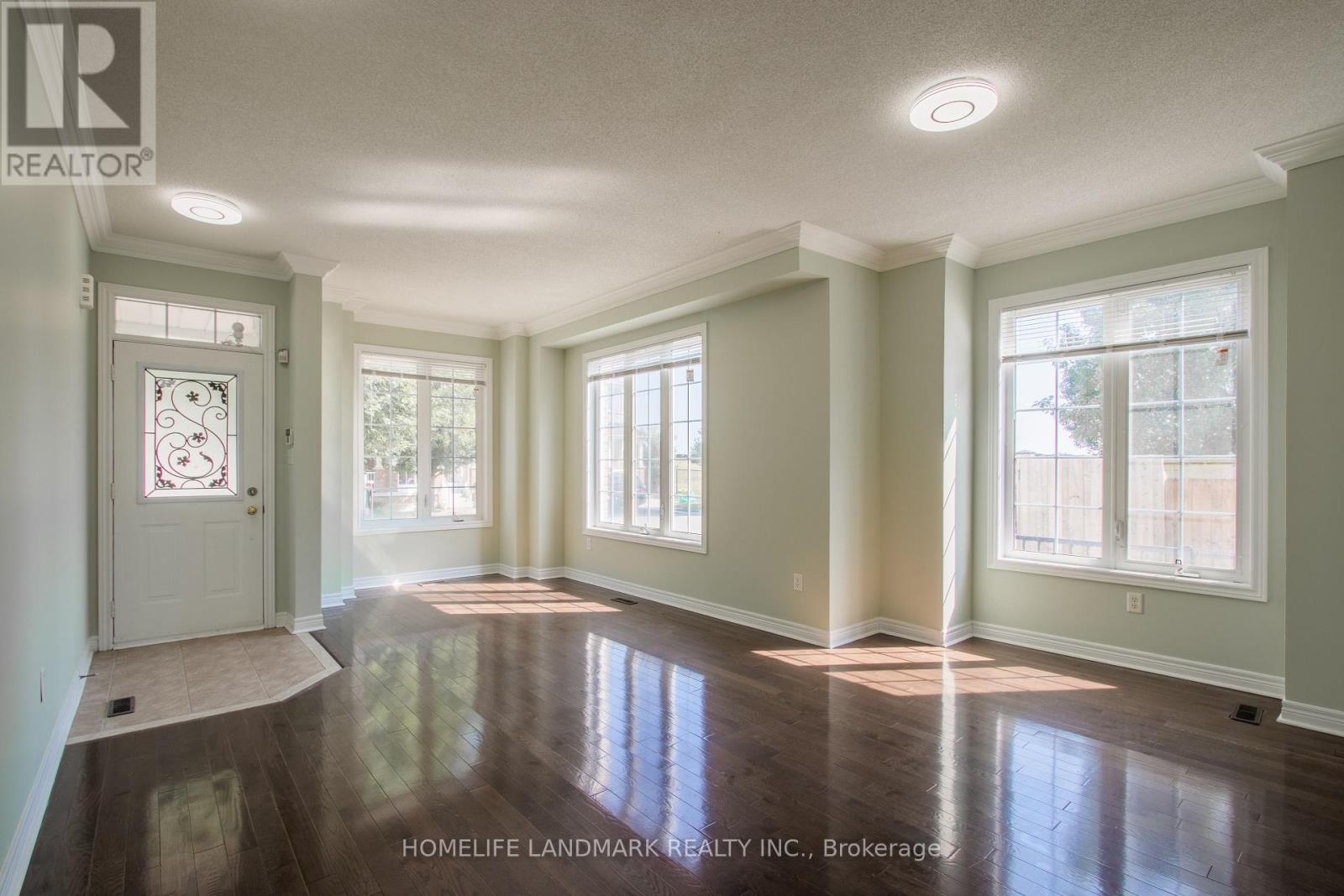 Main - 58 Pillar Rock Crescent, Markham, Ontario  L6C 3H4 - Photo 5 - N12447101
