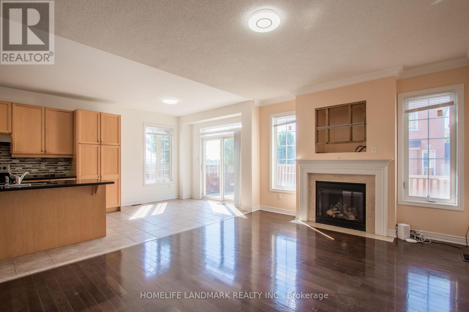 Main - 58 Pillar Rock Crescent, Markham, Ontario  L6C 3H4 - Photo 8 - N12447101