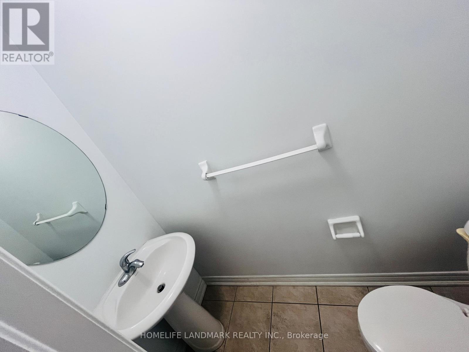 27 Thistle Avenue, Richmond Hill, Ontario  L4E 0B6 - Photo 15 - N12447128
