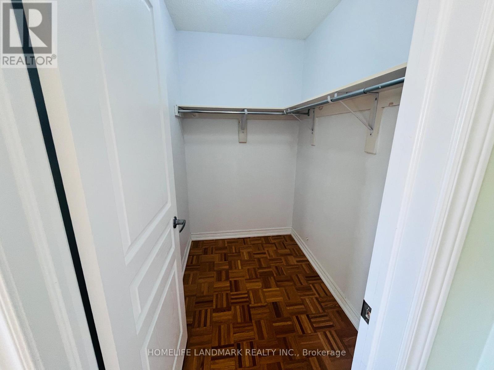 27 Thistle Avenue, Richmond Hill, Ontario  L4E 0B6 - Photo 9 - N12447128