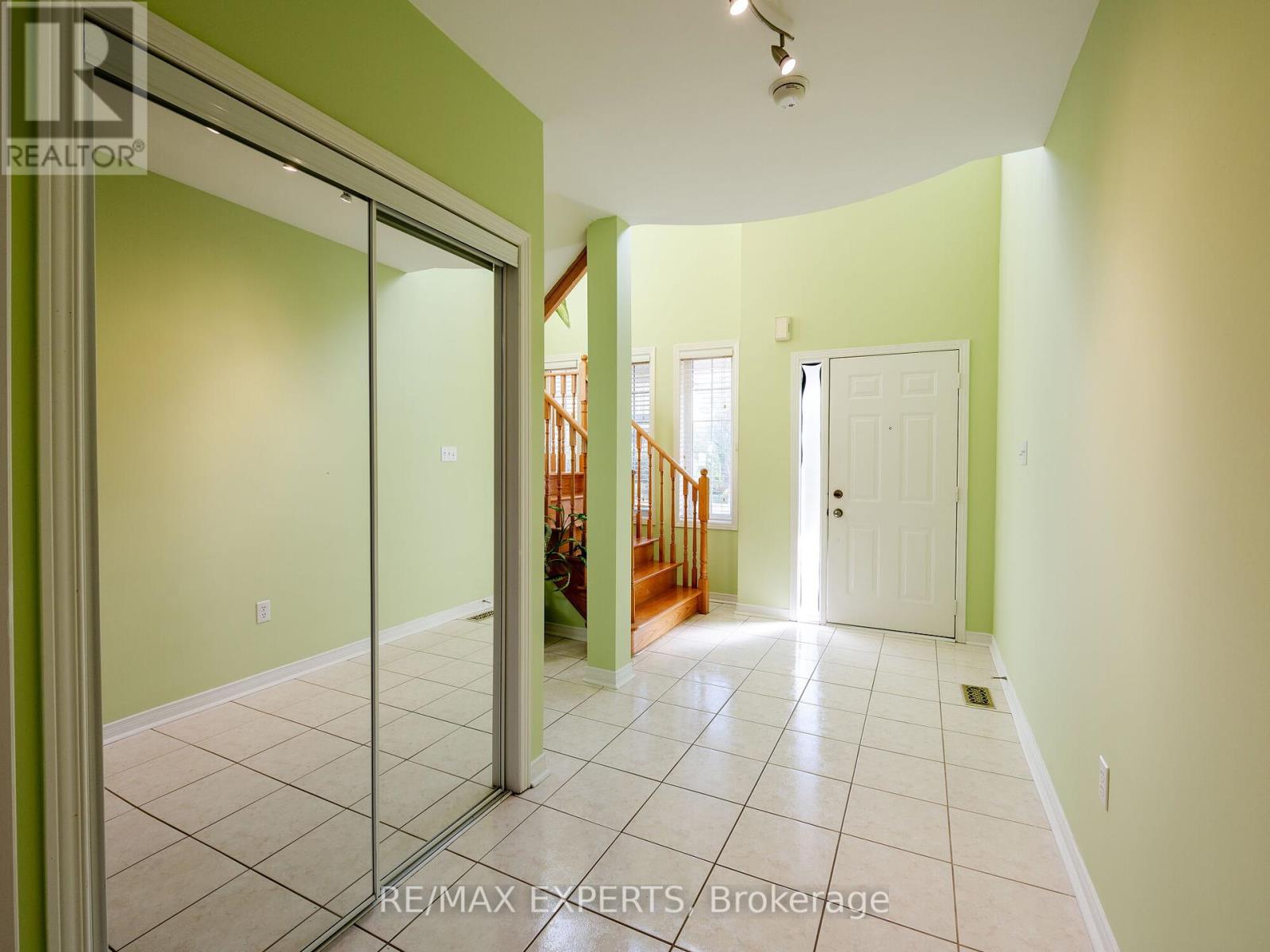 48 Dylan Street, Vaughan, Ontario  L4H 2X5 - Photo 4 - N12447144