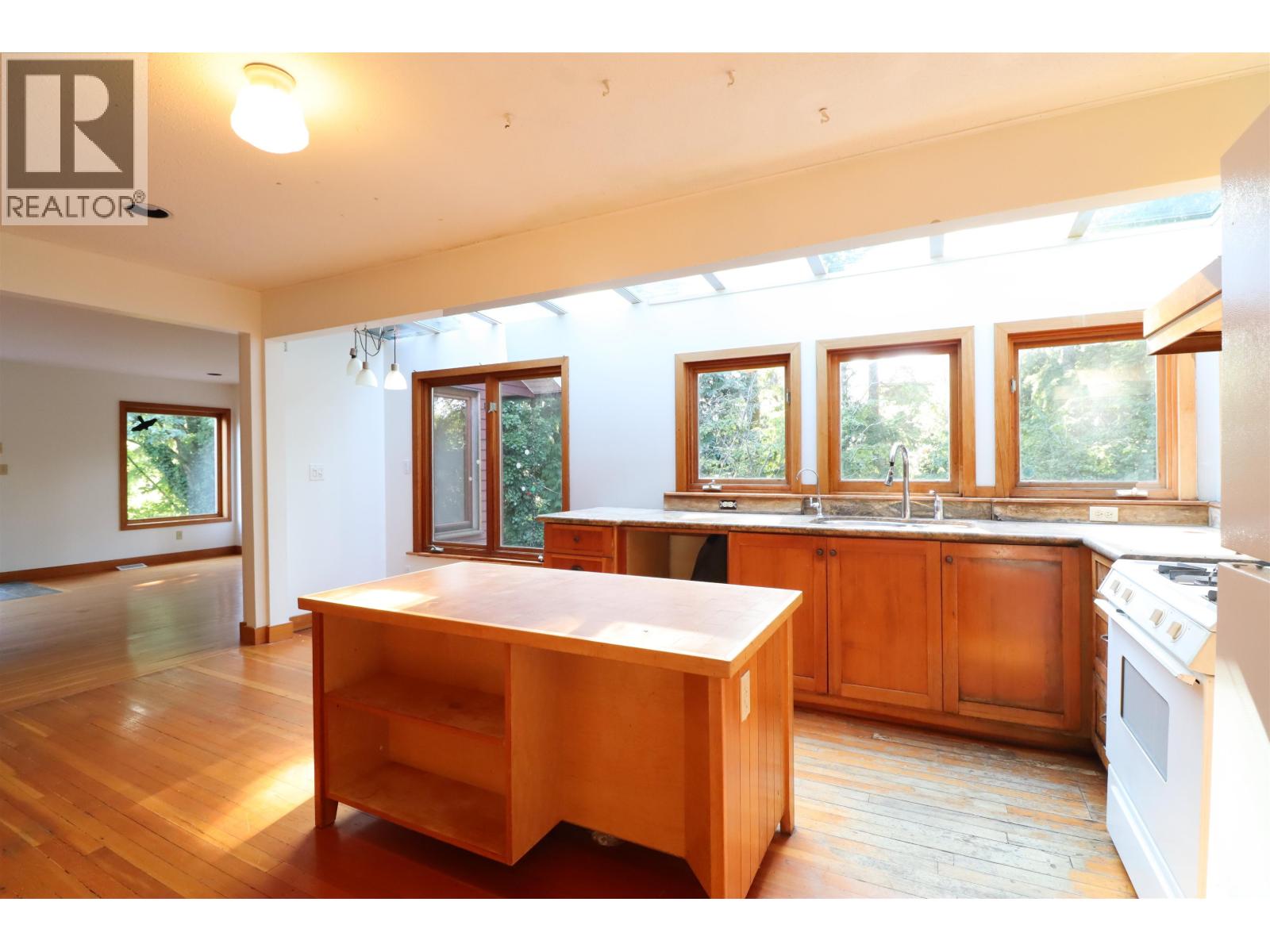 5808 Portland Street, Burnaby, British Columbia  V5J 2R8 - Photo 7 - R3030681