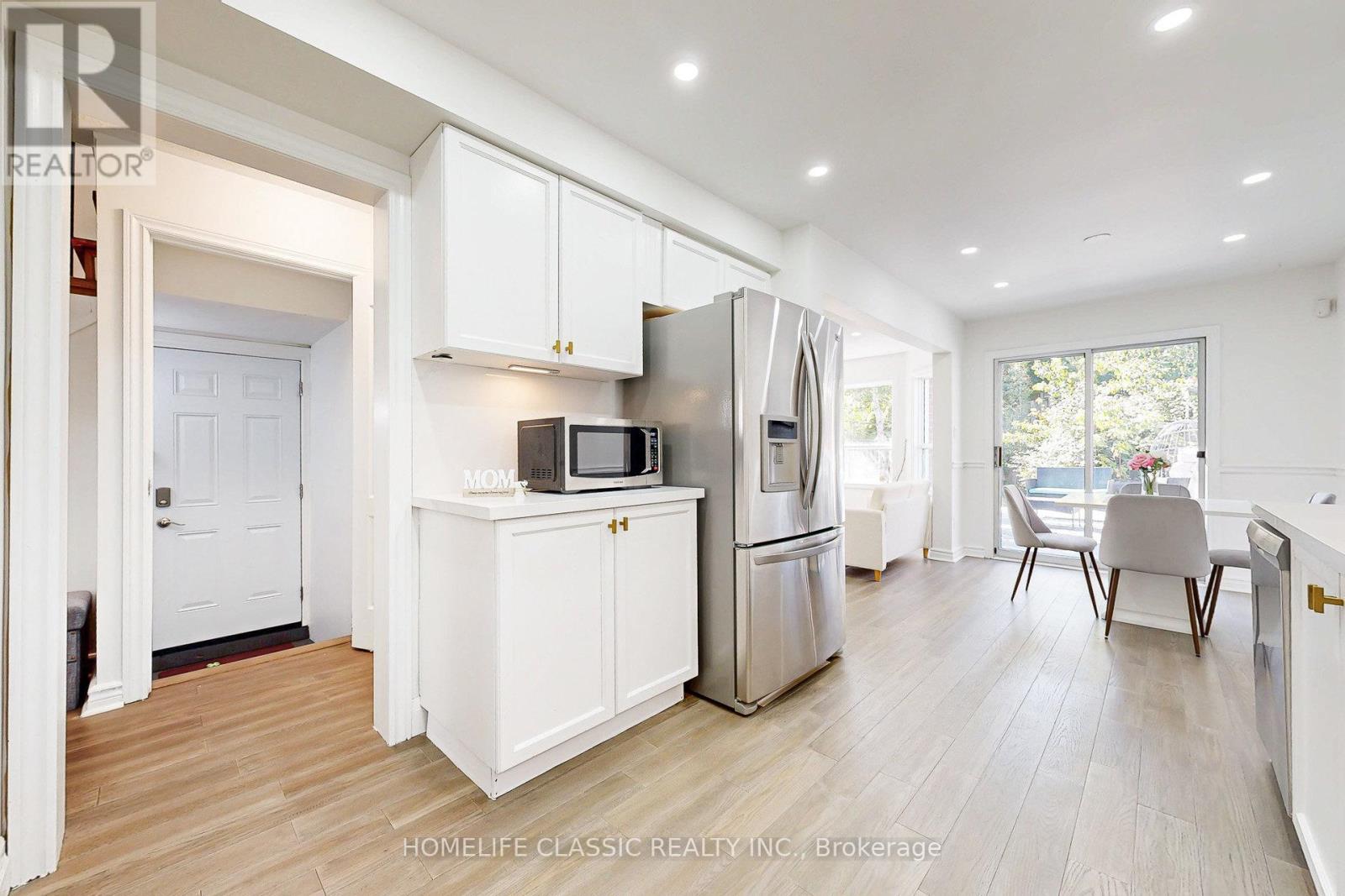 46 October Lane, Aurora (Aurora Grove), Ontario  L4G 6Z9 - Photo 12 - N12447157