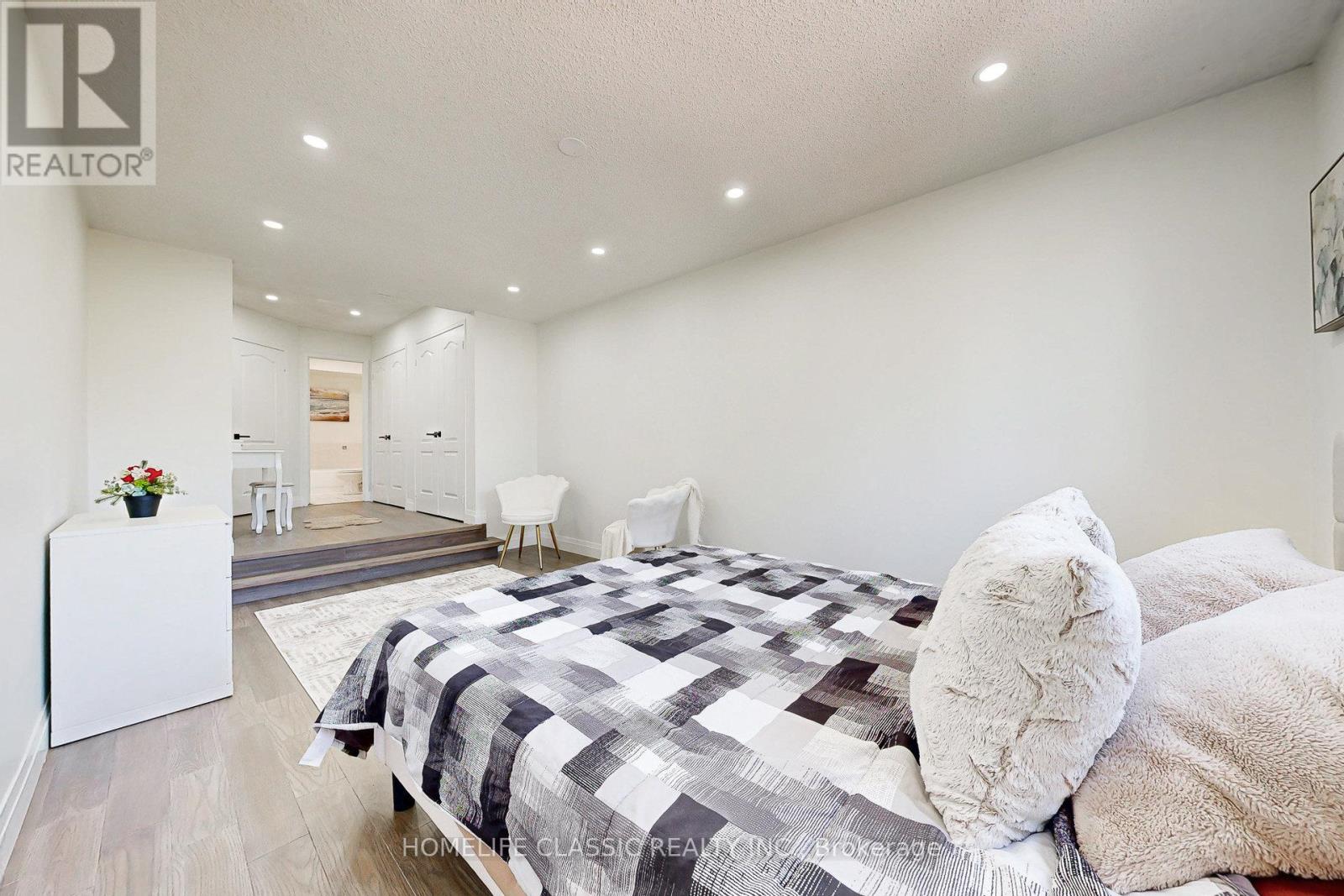 46 October Lane, Aurora (Aurora Grove), Ontario  L4G 6Z9 - Photo 28 - N12447157