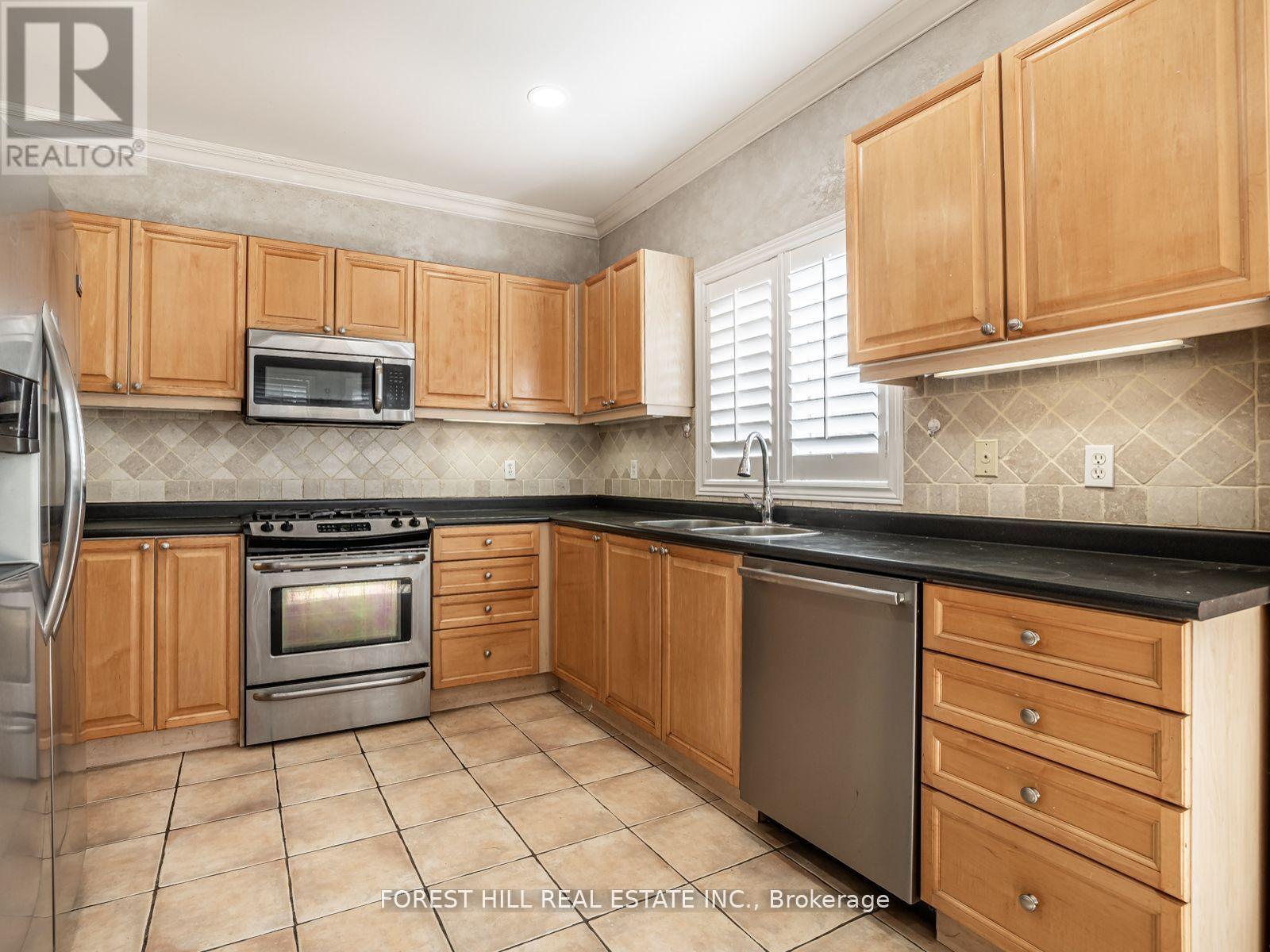 41 Cedar Springs Drive, Richmond Hill, Ontario  L4S 2B1 - Photo 13 - N12447221