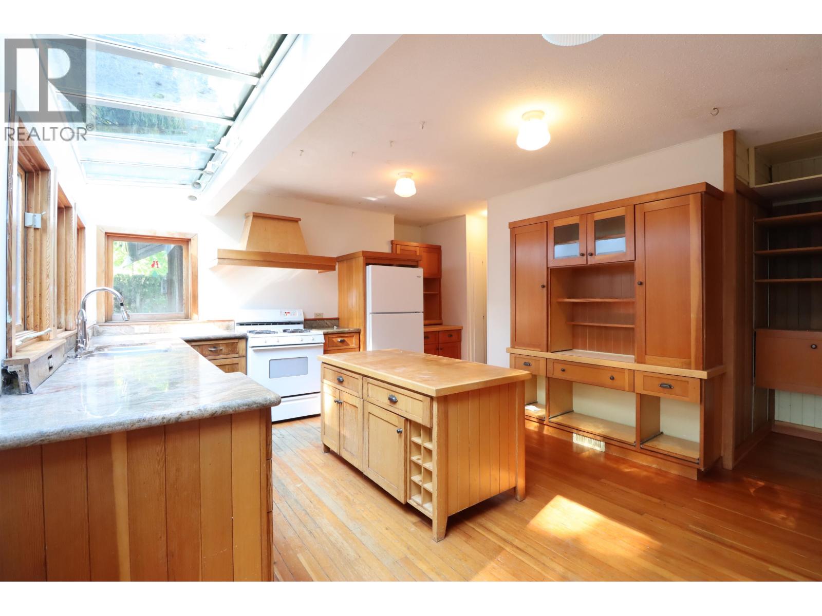 5808 Portland Street, Burnaby, British Columbia  V5J 2R8 - Photo 6 - R3030681