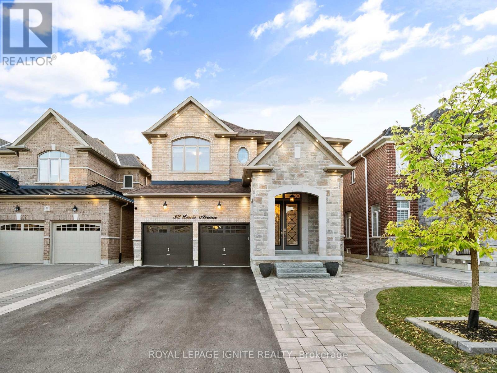 32 Lewis Avenue, Bradford West Gwillimbury (Bradford), Ontario  L3Z 0W9 - Photo 1 - N12447258