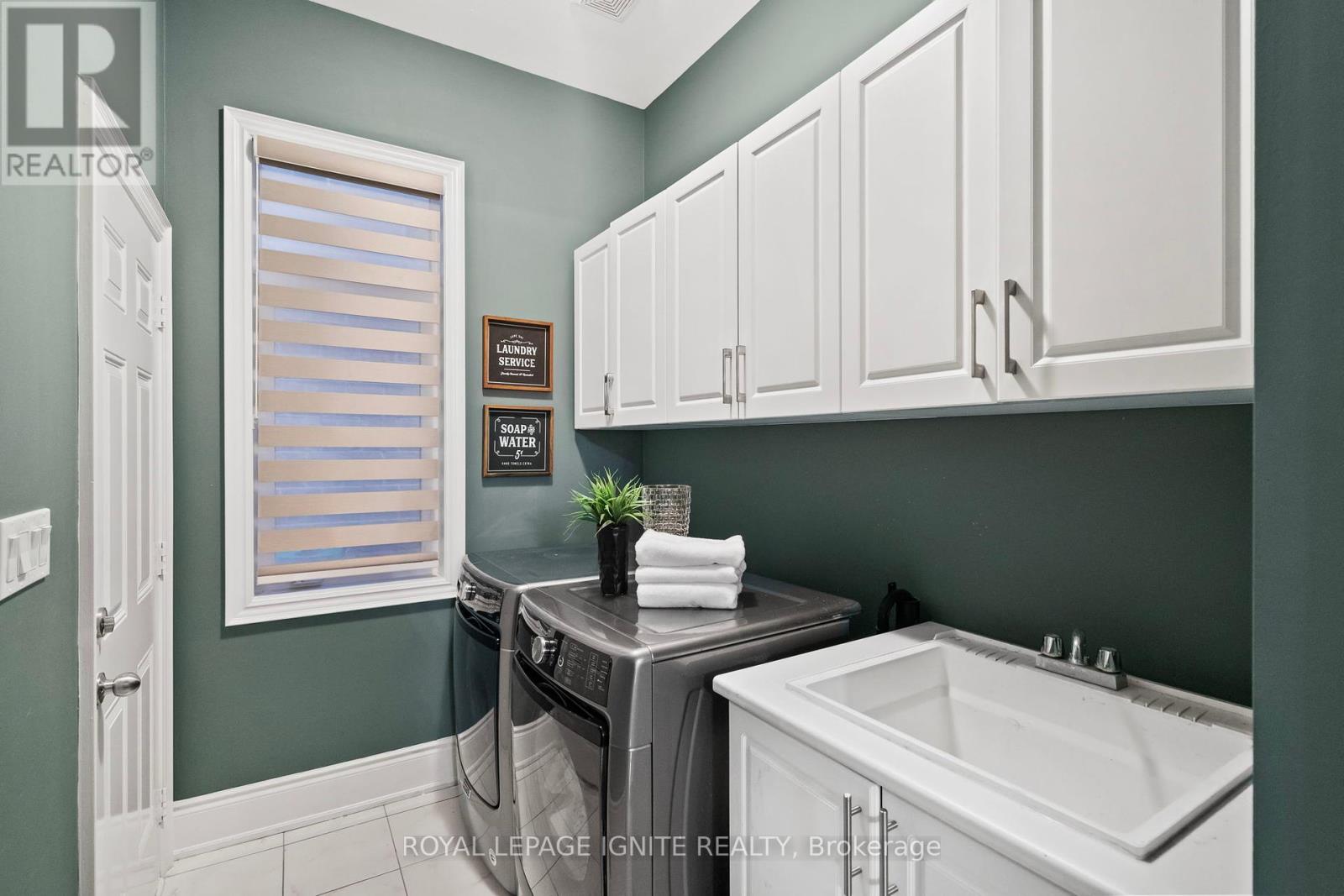 32 Lewis Avenue, Bradford West Gwillimbury (Bradford), Ontario  L3Z 0W9 - Photo 12 - N12447258