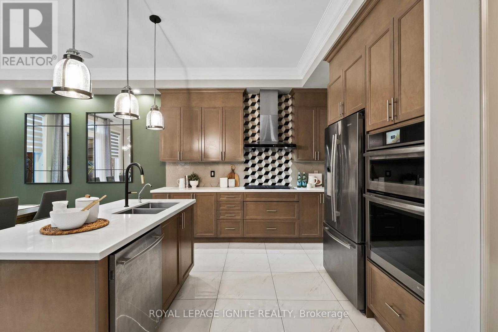 32 Lewis Avenue, Bradford West Gwillimbury (Bradford), Ontario  L3Z 0W9 - Photo 24 - N12447258