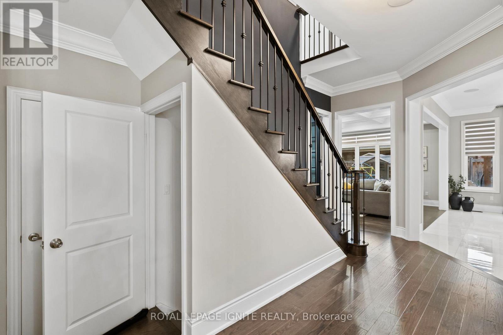32 Lewis Avenue, Bradford West Gwillimbury (Bradford), Ontario  L3Z 0W9 - Photo 4 - N12447258