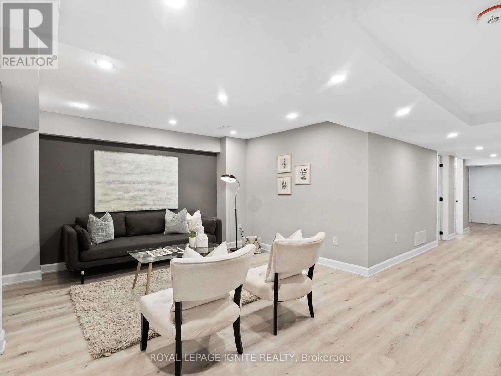 32 Lewis Avenue, Bradford West Gwillimbury (Bradford), Ontario  L3Z 0W9 - Photo 42 - N12447258
